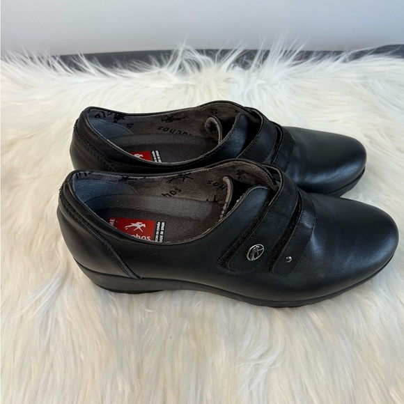 Elegant Black Leather Loafers - Picture 2 of 11